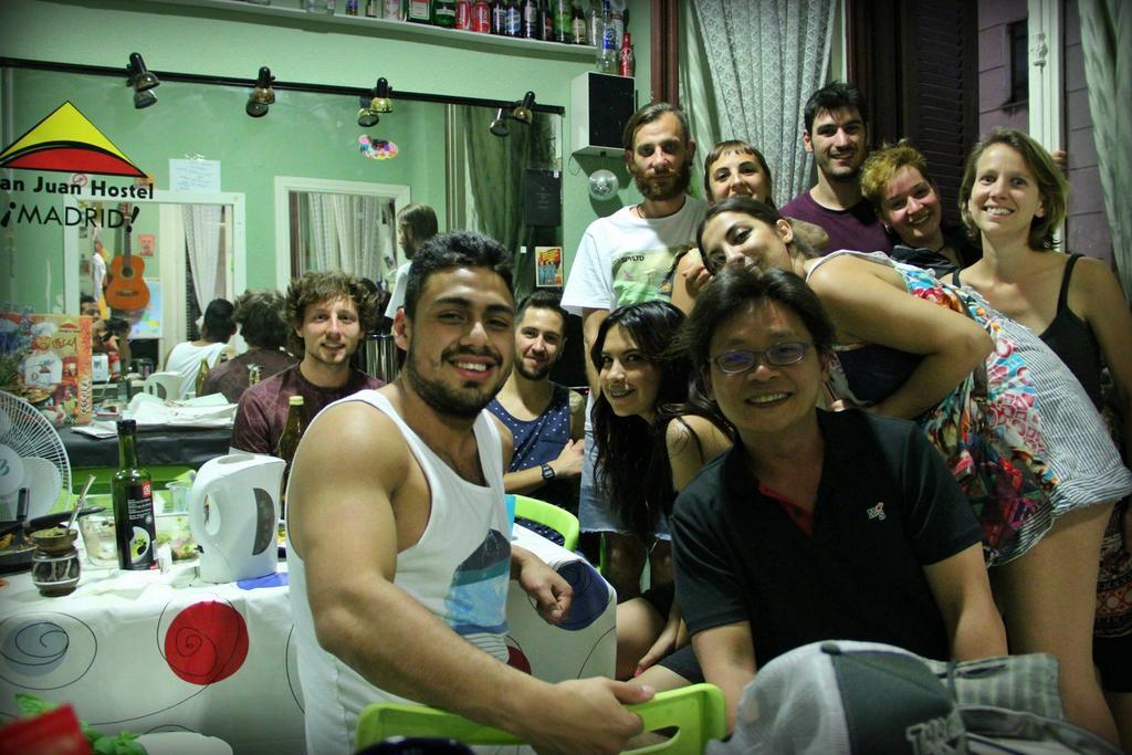 San Juan Hostel Madrid Bagian luar foto